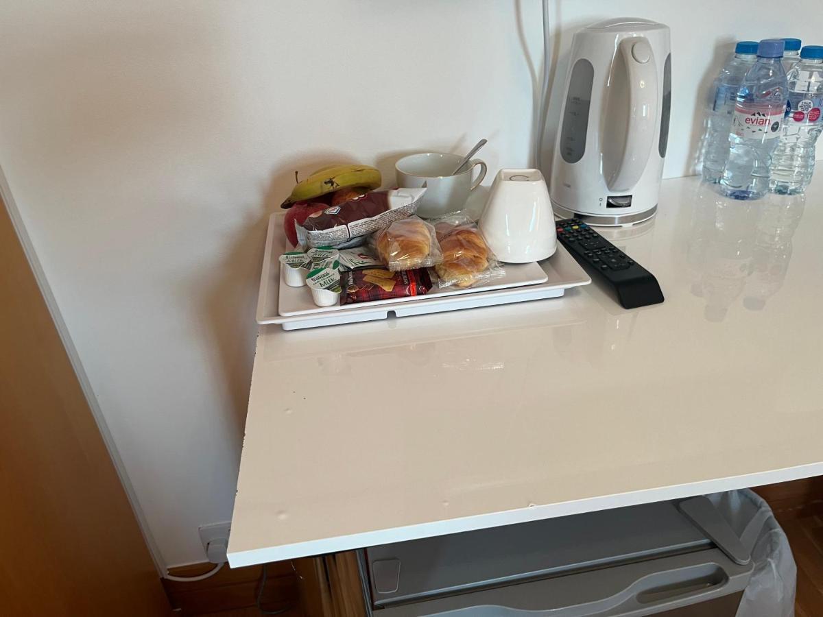 Tj Homes - Double Room With Single Bed - 3 Min To Tube Station - London Ruislip Exterior foto