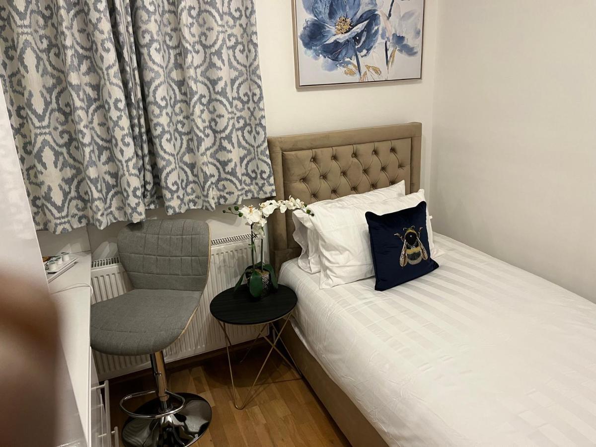 Tj Homes - Double Room With Single Bed - 3 Min To Tube Station - London Ruislip Exterior foto